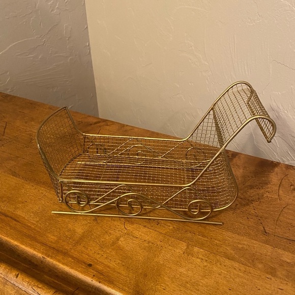 Gold Wire Santa Sleigh Christmas Holiday - Picture 2 of 5